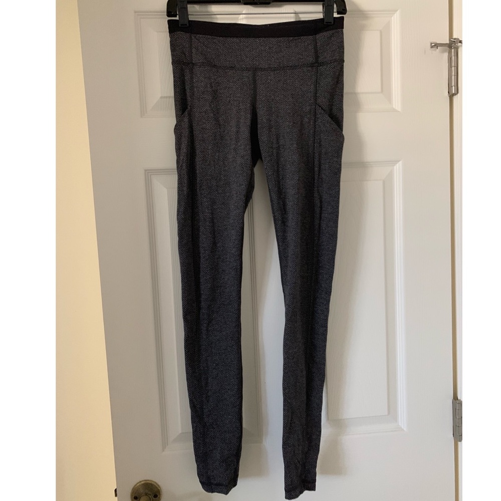 Gently worn, speed up tight (lululemon)